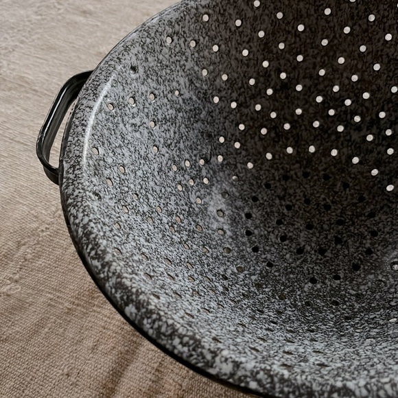 Antique Enamelware Colander - Picture 4 of 9